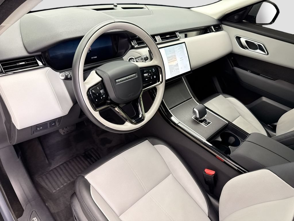 Used 2025 Land Rover Range Rover Velar S AWD/4WD image 9