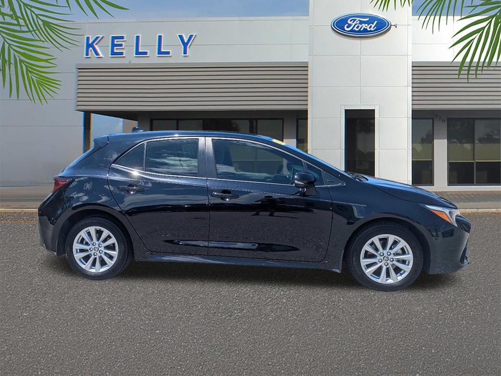Used 2025 Toyota Corolla SE FWD image 5