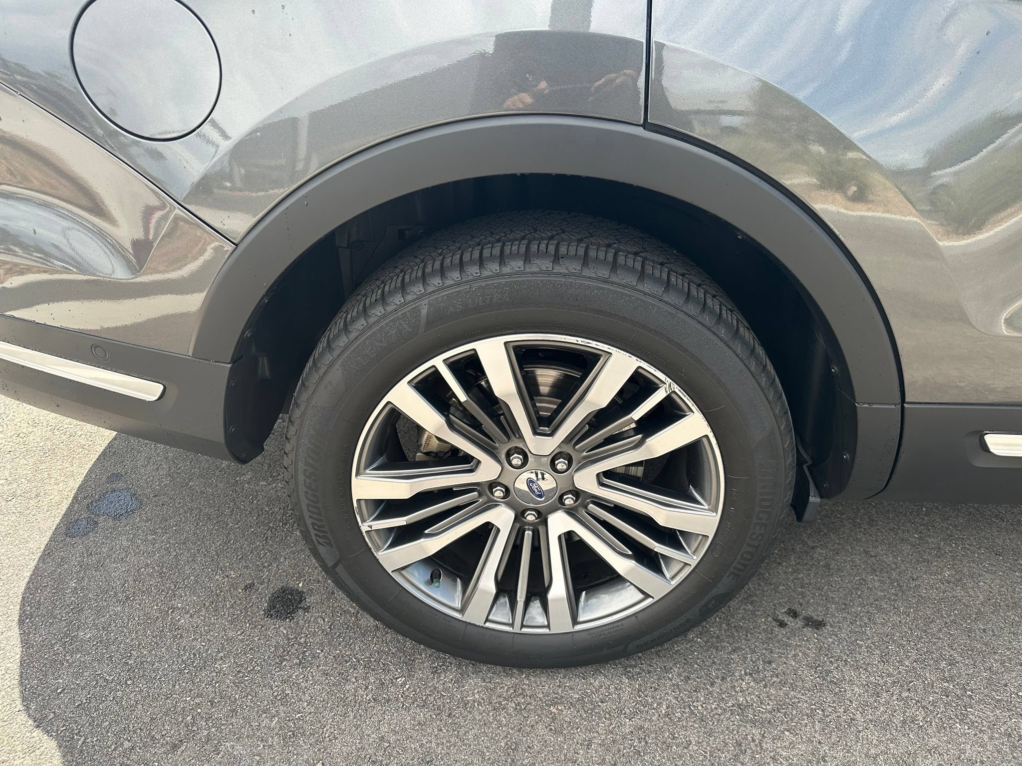 Used 2018 Ford Explorer Platinum AWD/4WD image 9