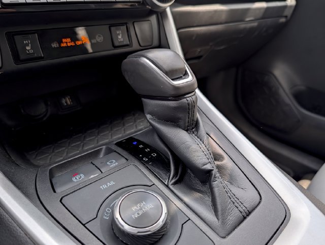 Used 2023 Toyota RAV4 XLE Premium AWD/4WD image 22