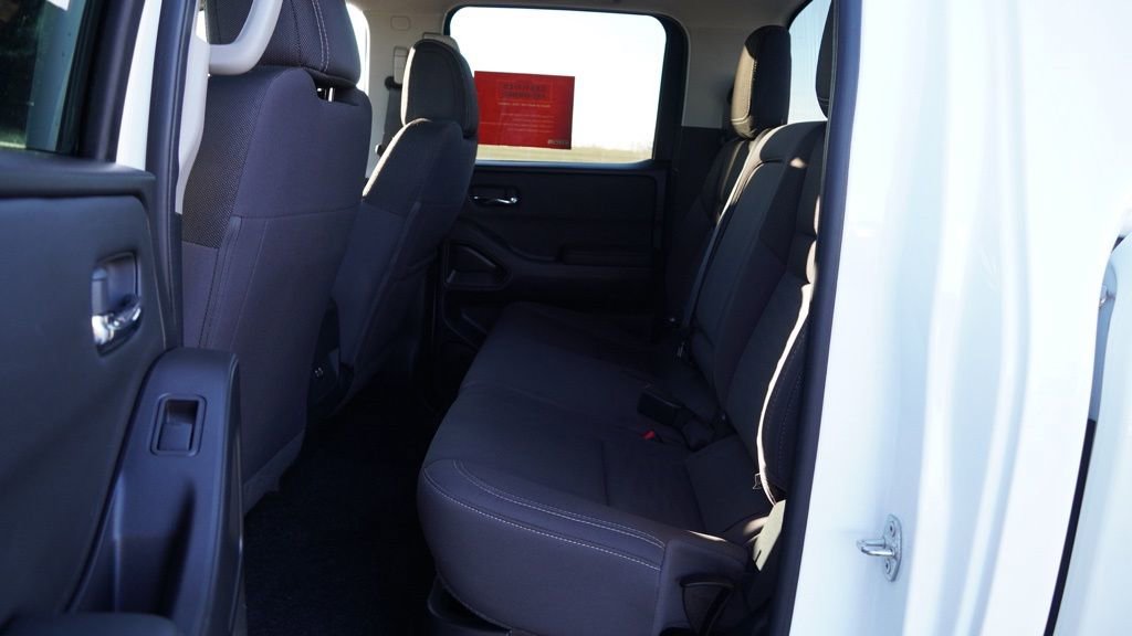 Used 2024 Nissan Frontier SV w/ Technology Package image 15