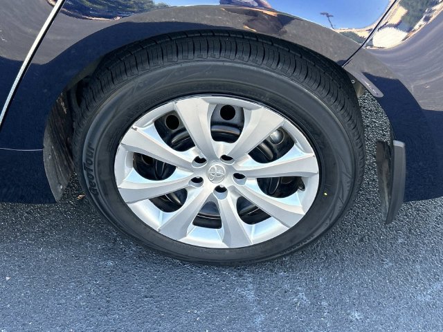 Used 2025 Toyota Corolla LE FWD image 12
