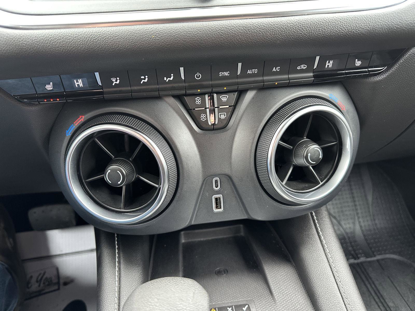 Used 2024 Chevrolet Blazer LT w/ Convenience Package FWD image 32