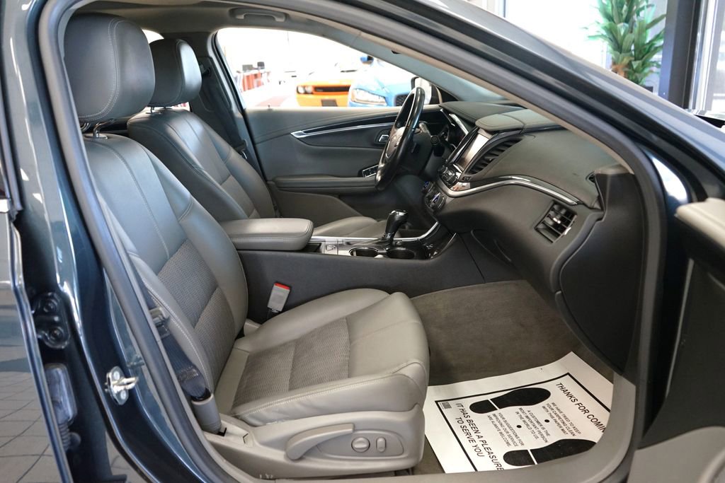 Used 2018 Chevrolet Impala LT FWD image 39