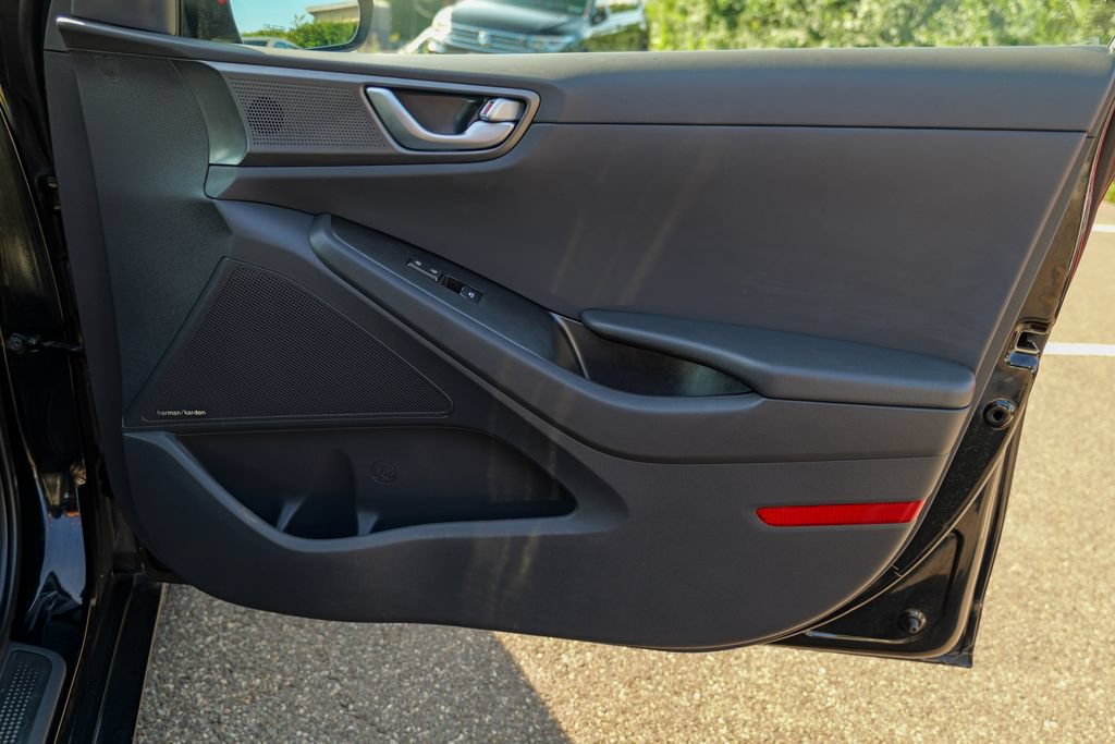 Used 2020 Hyundai Ioniq Limited FWD image 34