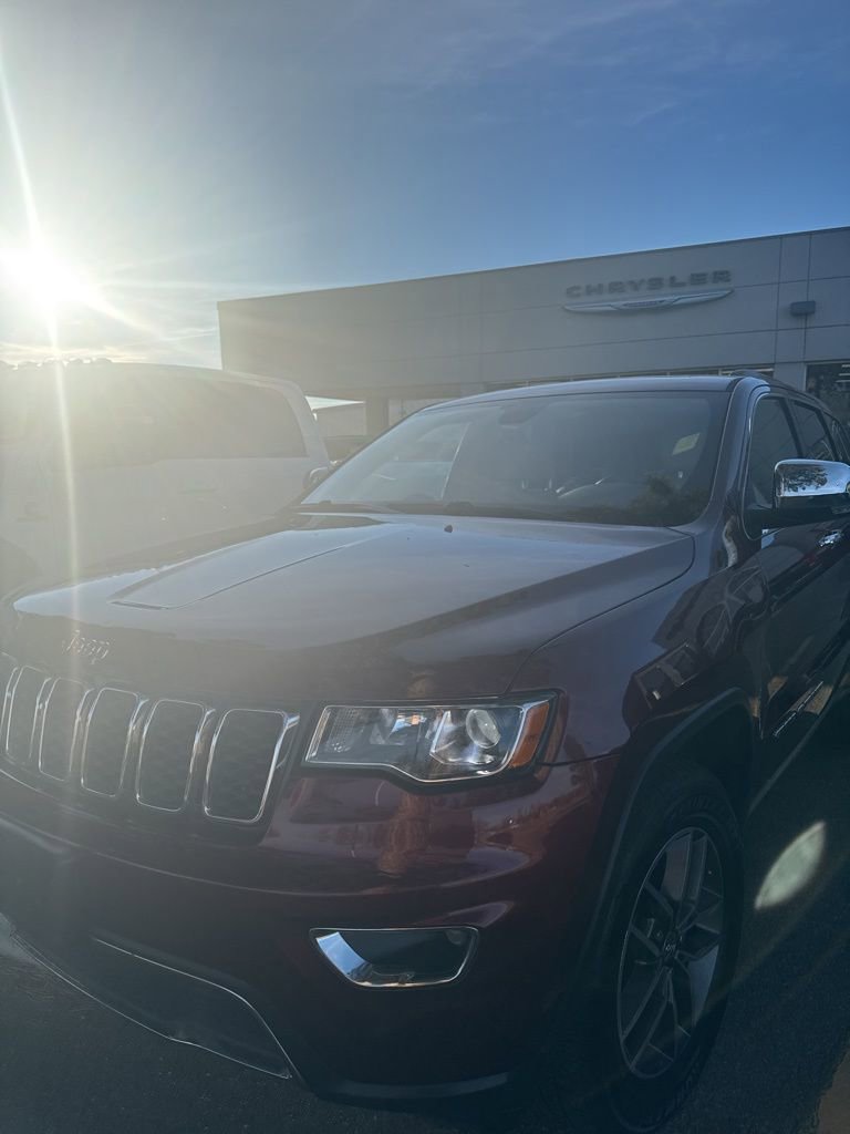 Used 2018 Jeep Grand Cherokee Limited w/ Trailer Tow Group IV image 1