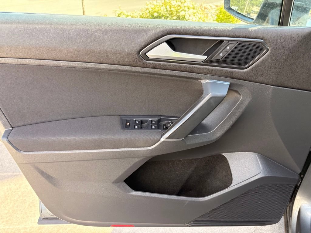 Used 2018 Volkswagen Tiguan S FWD image 9