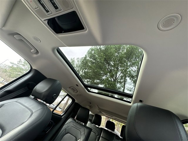 Used 2024 Land Rover Defender 130 S image 22