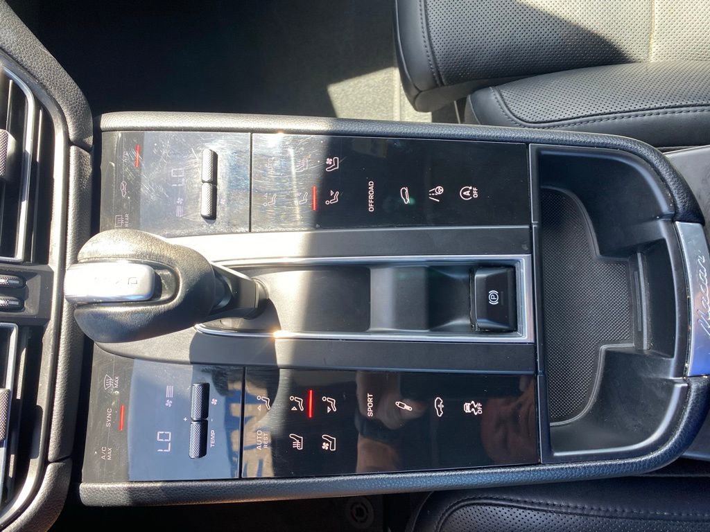 Used 2022 Porsche Macan S AWD/4WD image 18