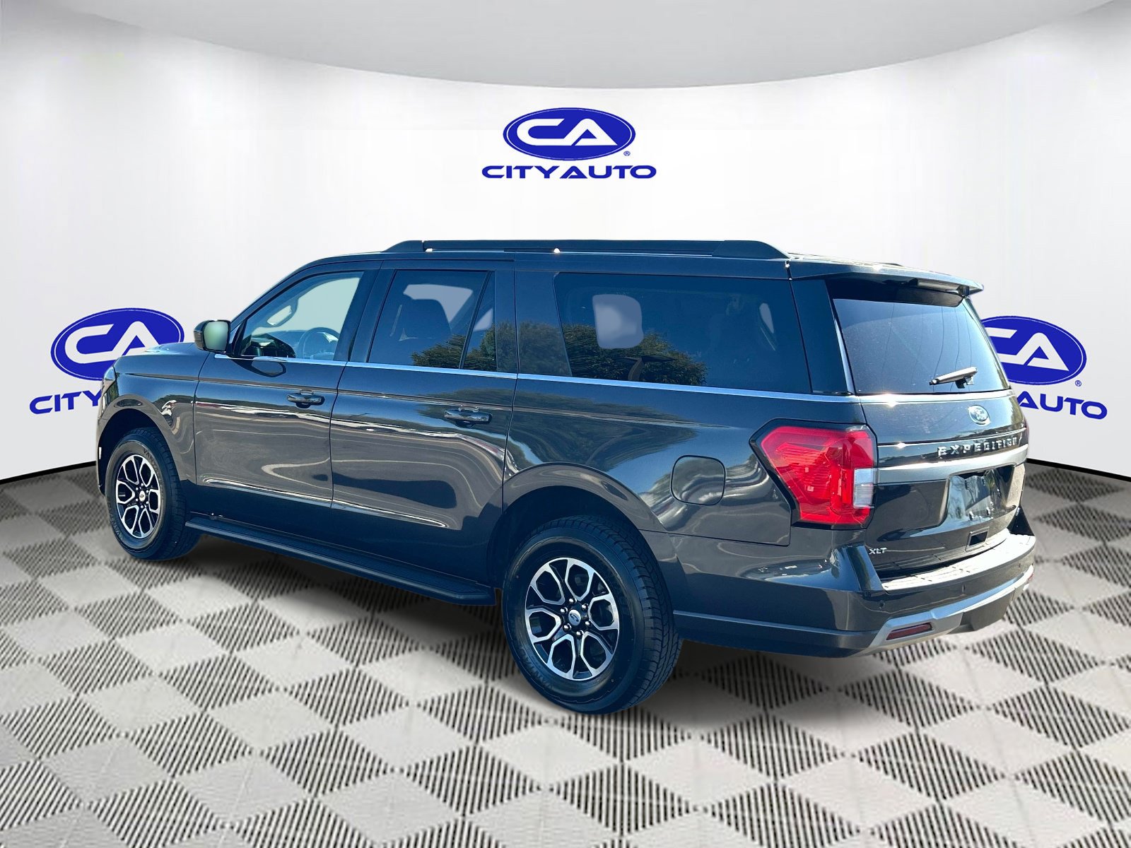 Used 2024 Ford Expedition Max XLT RWD image 5