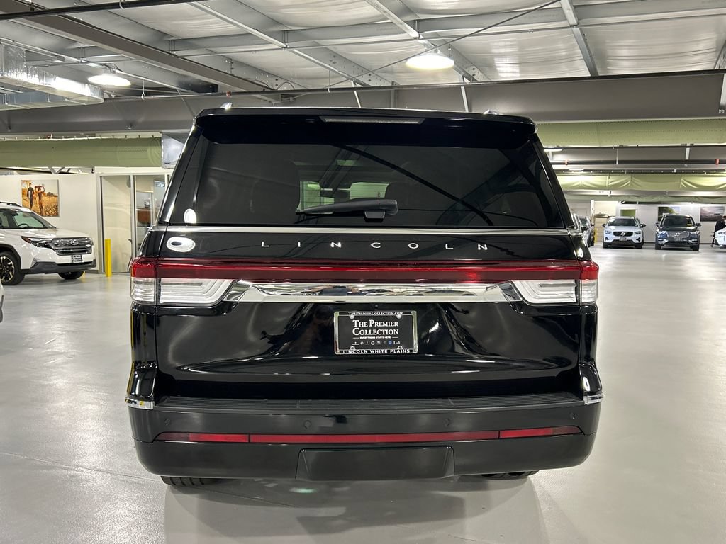 Certified 2023 Lincoln Navigator L Reserve AWD/4WD image 3
