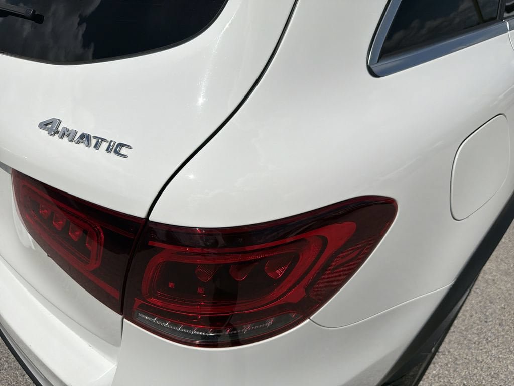 Used 2021 Mercedes-Benz GLC 300 4MATIC image 10
