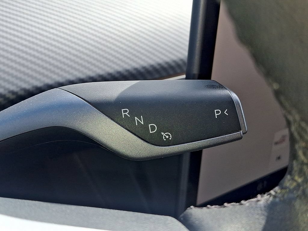 Used 2023 Tesla Model Y Long Range AWD/4WD image 18