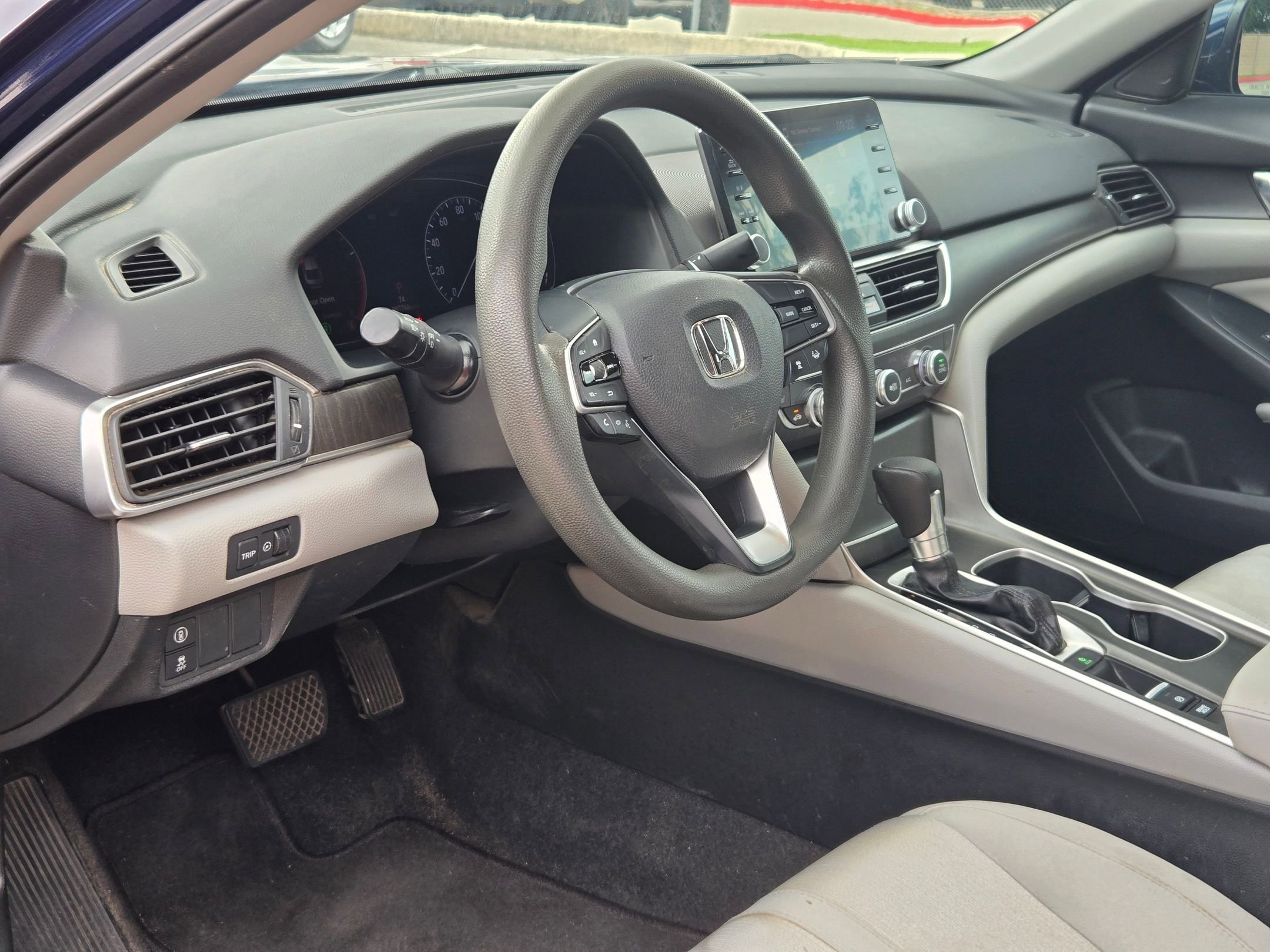 Used 2018 Honda Accord EX image 4