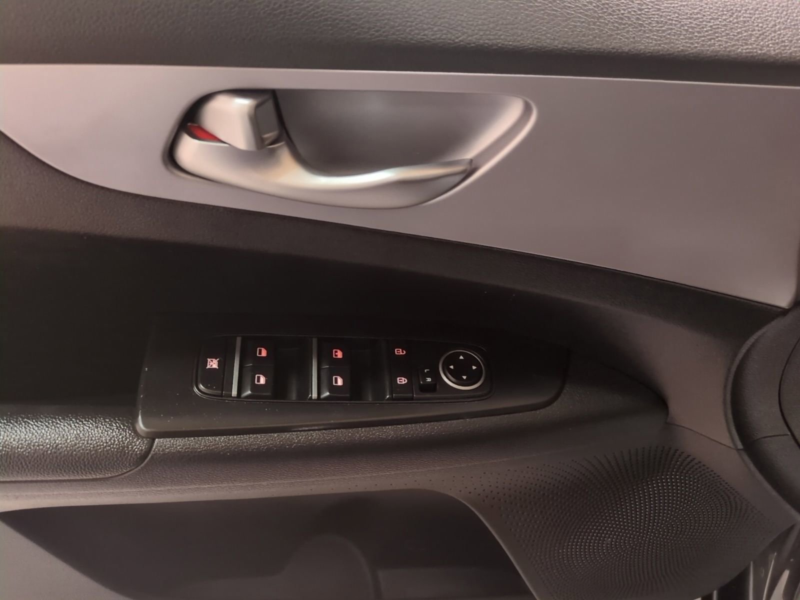 Certified 2023 Kia Forte LXS FWD image 16