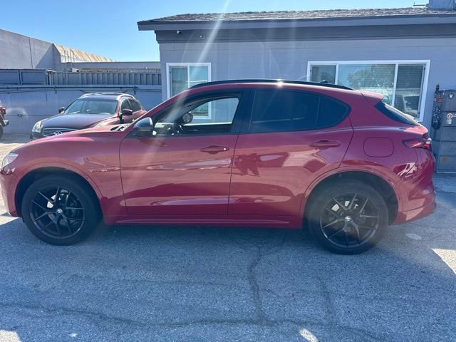 Used 2020 Alfa Romeo Stelvio Sport w/ Quick Order Package 22K Sport RWD image 8