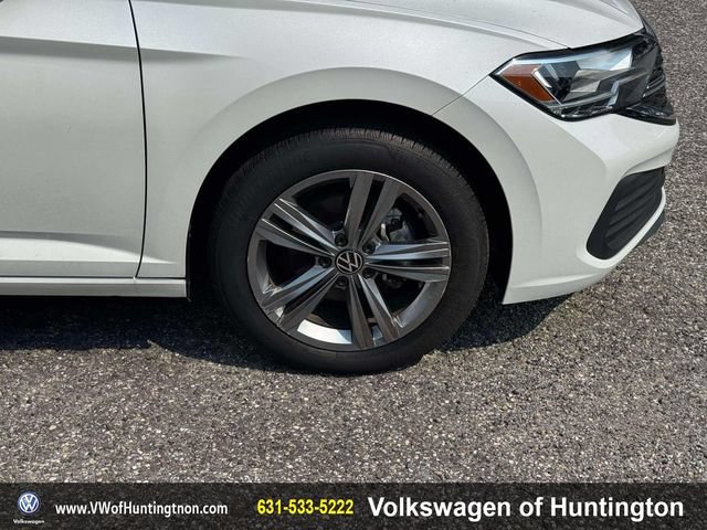 Certified 2023 Volkswagen Jetta SE w/ Panoramic Sunroof Package FWD image 10