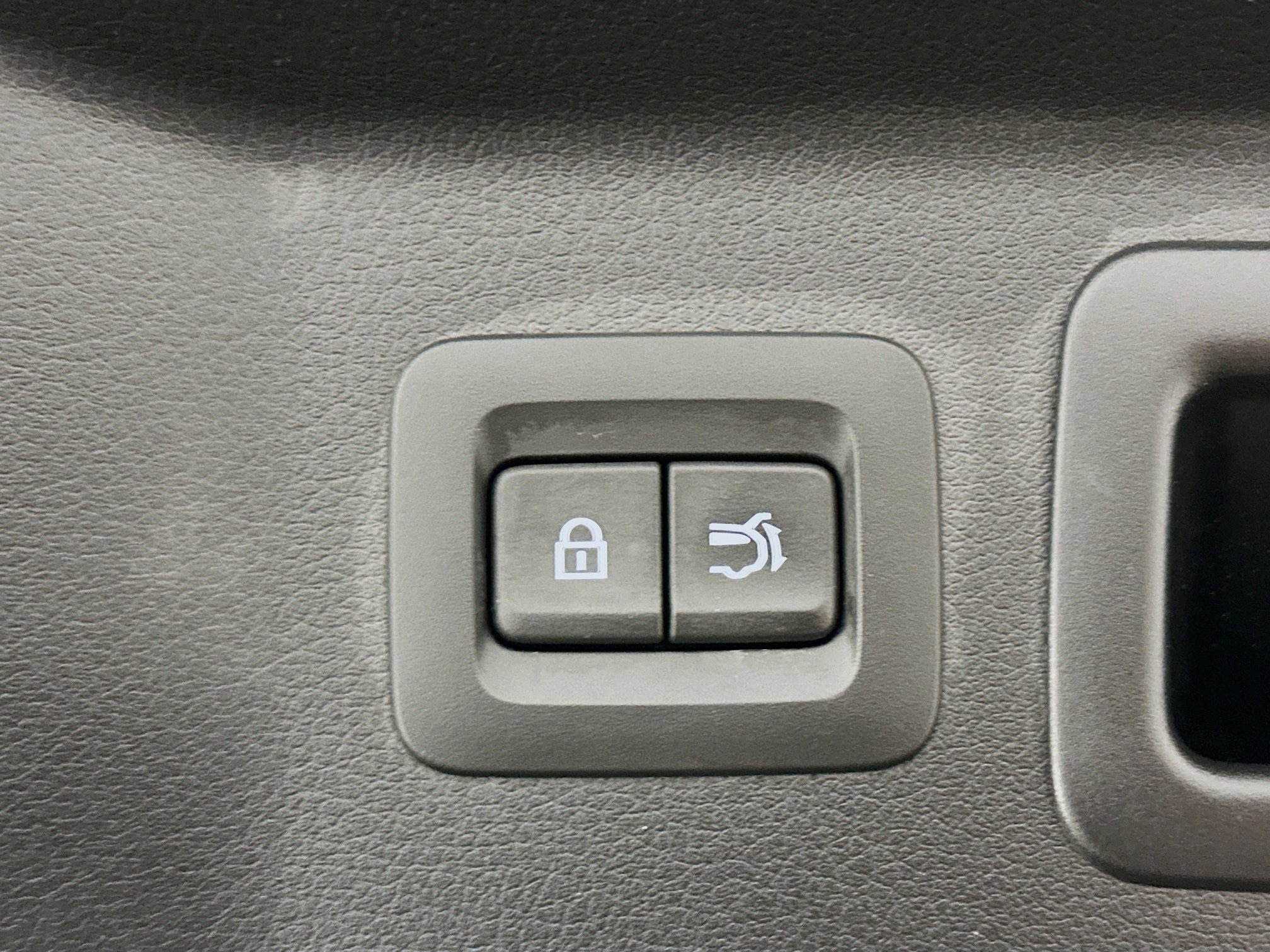 Used 2024 MAZDA CX-90 Plug-In Hybrid w/ Preferred image 33