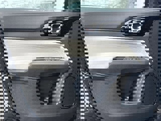 New 2026 Jeep Compass Limited image 18