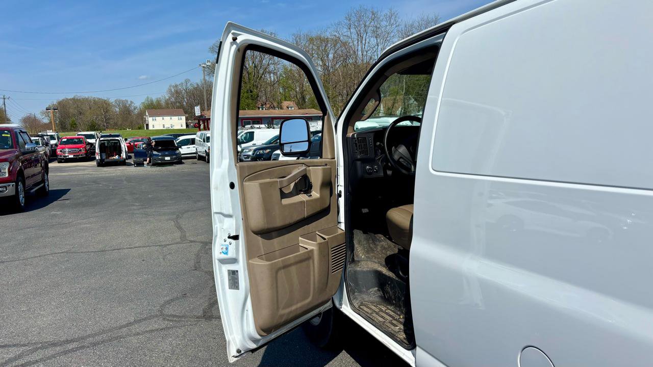 Used 2020 Chevrolet Express 3500 w/ Driver Convenience Package image 13