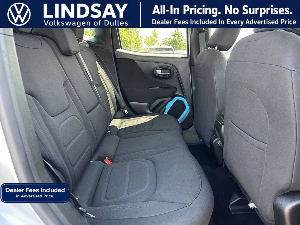 Used 2018 Jeep Renegade Latitude w/ Cold Weather Group AWD/4WD image 13