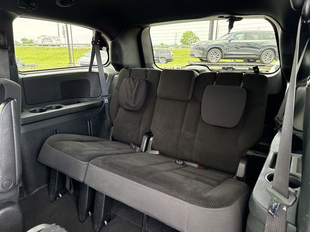 Used 2019 Dodge Grand Caravan SE FWD image 19