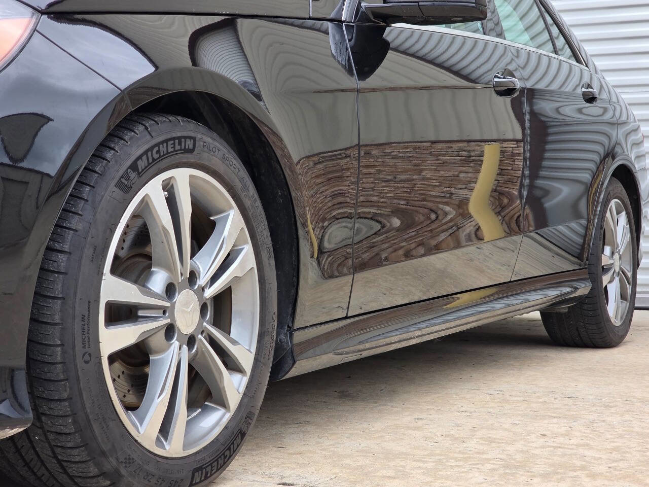 Used 2016 Mercedes-Benz E 350 4MATIC Sedan image 39