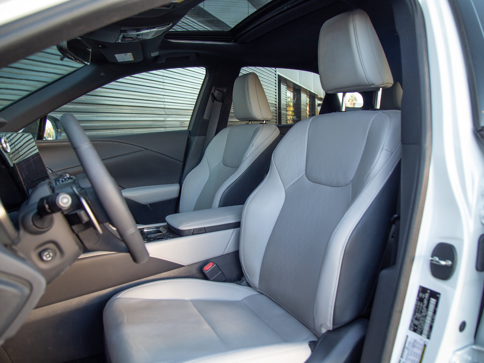Used 2023 Lexus RX 350 Premium Plus w/ Cold Area Package FWD image 5