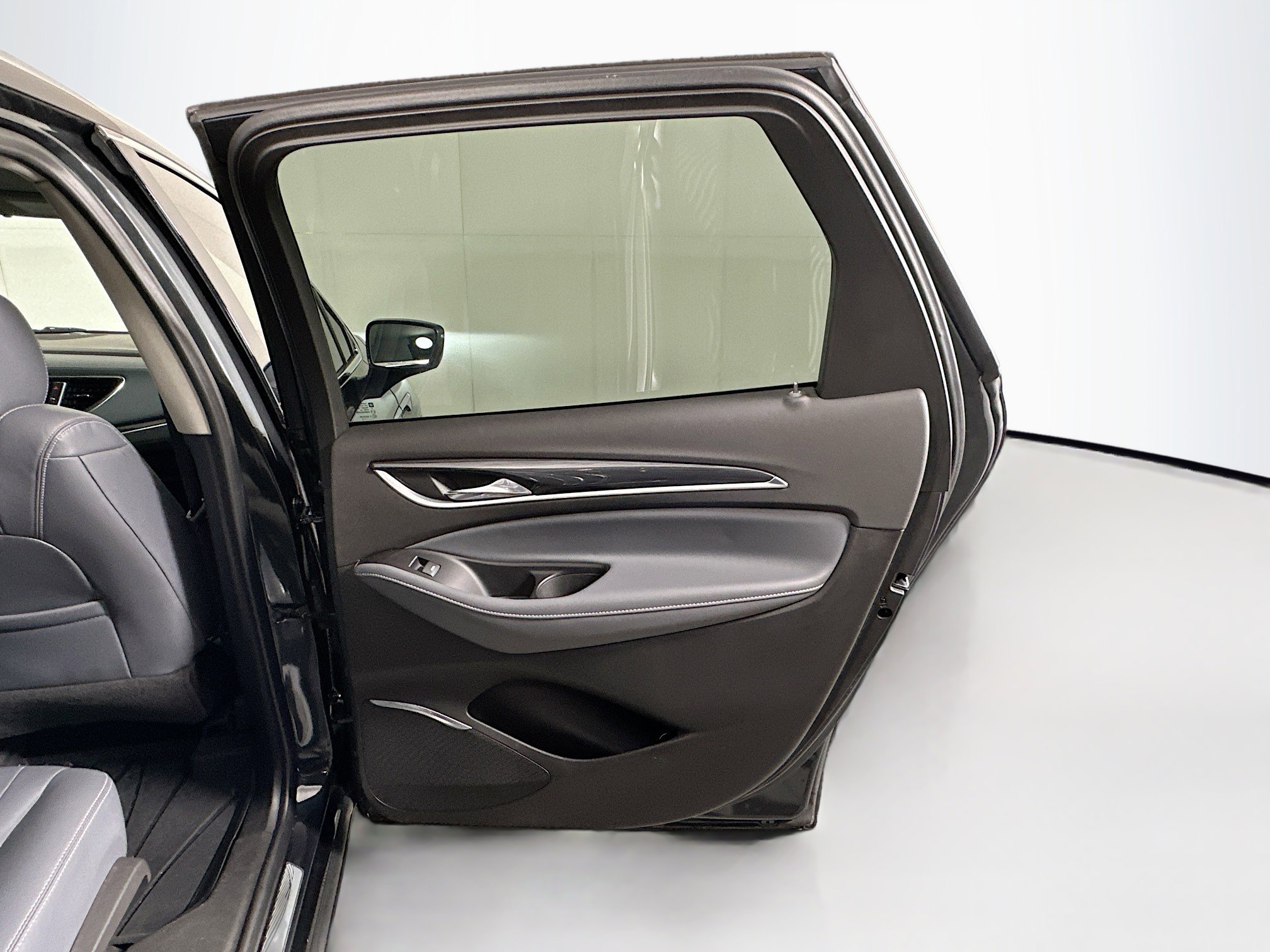 Used 2019 Buick Enclave Essence FWD image 31