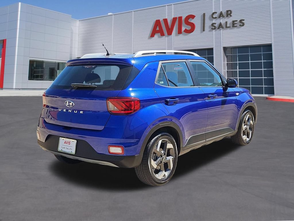 Used 2025 Hyundai Venue SEL FWD image 6