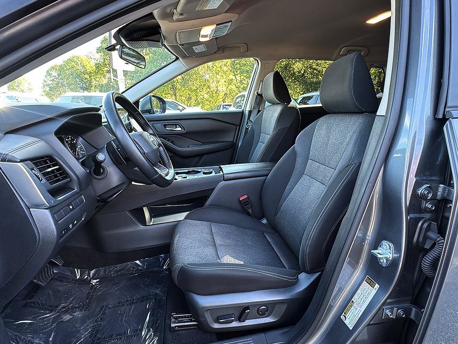 Certified 2025 Nissan Rogue SV AWD/4WD image 14