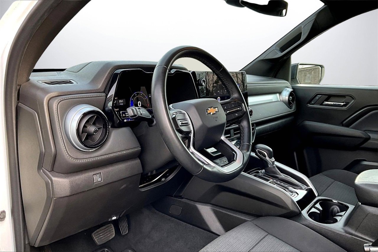 Used 2024 Chevrolet Colorado LT image 18