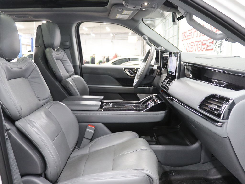 Used 2020 Lincoln Navigator L Reserve w/ Luxury Package image 15