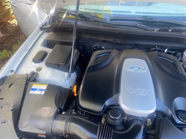 Used 2012 Hyundai Genesis 4.6 image 27