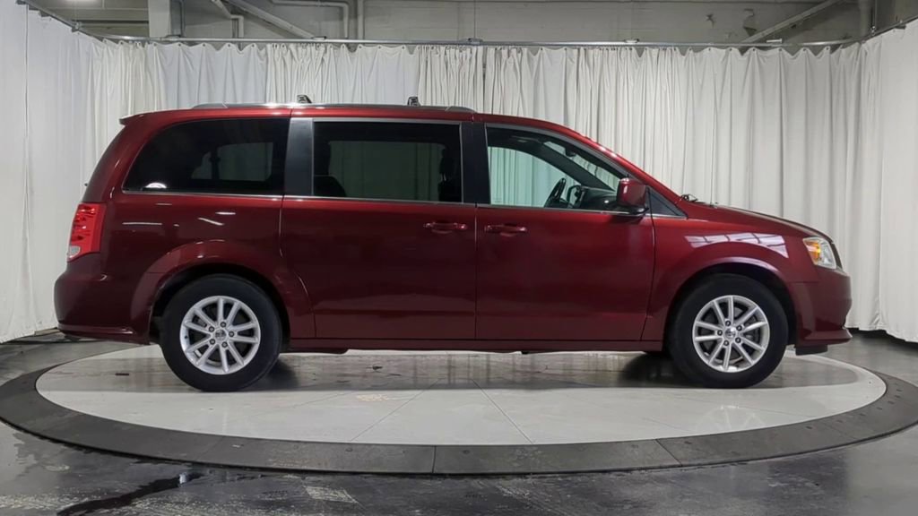 Used 2019 Dodge Grand Caravan SXT FWD image 11