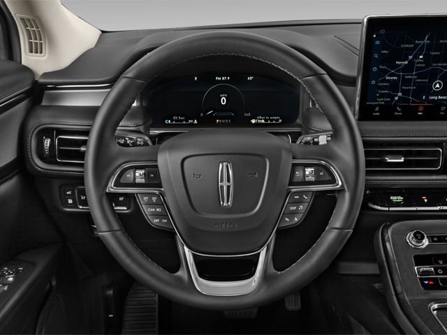 Used 2025 Lincoln Nautilus Reserve AWD/4WD image 8