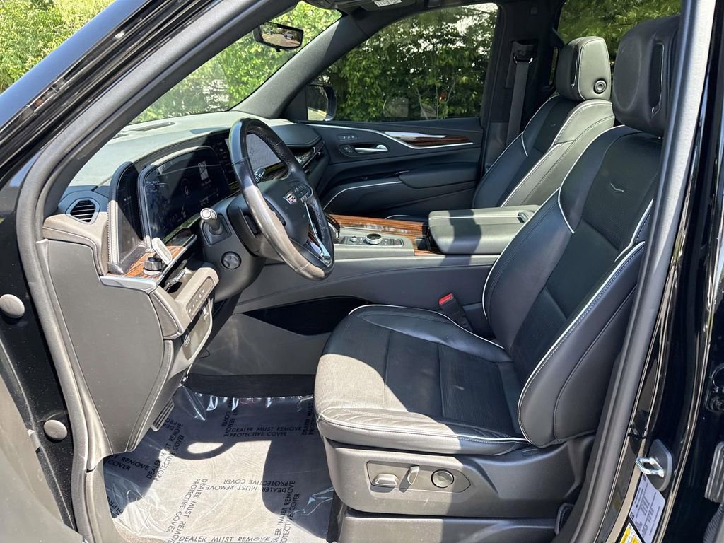 Used 2023 Cadillac Escalade ESV Premium Luxury AWD/4WD image 6