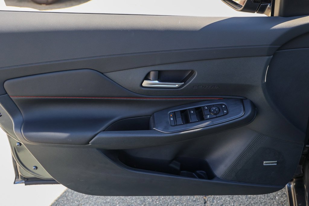 New 2027 Nissan Sentra SR FWD image 23