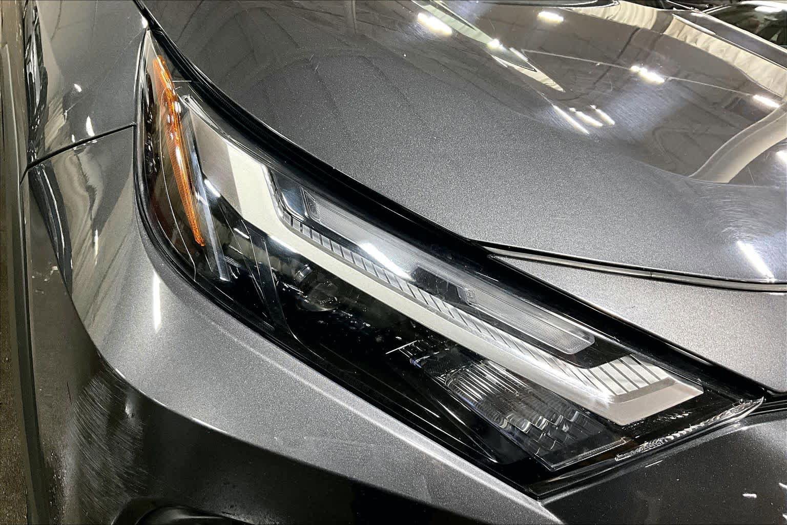 Used 2025 Toyota RAV4 XLE AWD/4WD image 28
