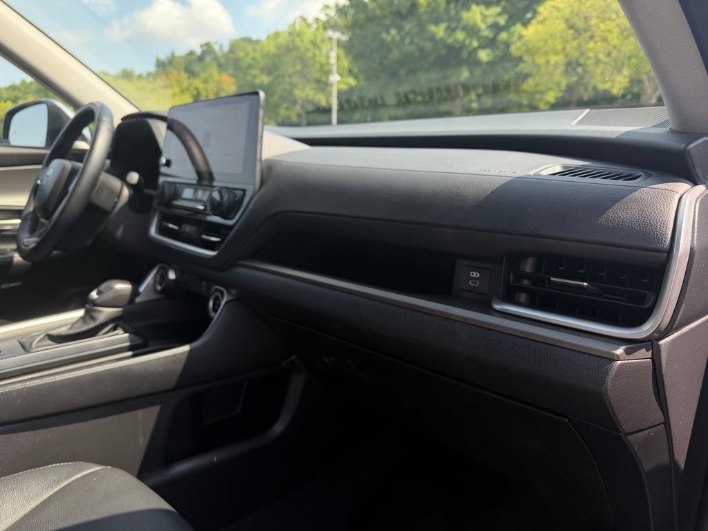 Used 2025 Toyota Grand Highlander AWD image 34