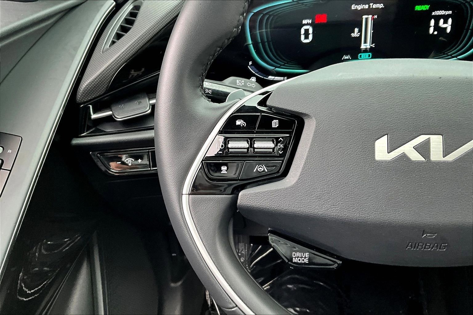 Used 2023 Kia Niro EX image 10