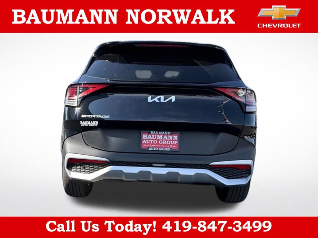 Used 2025 Kia Sportage EX FWD image 6