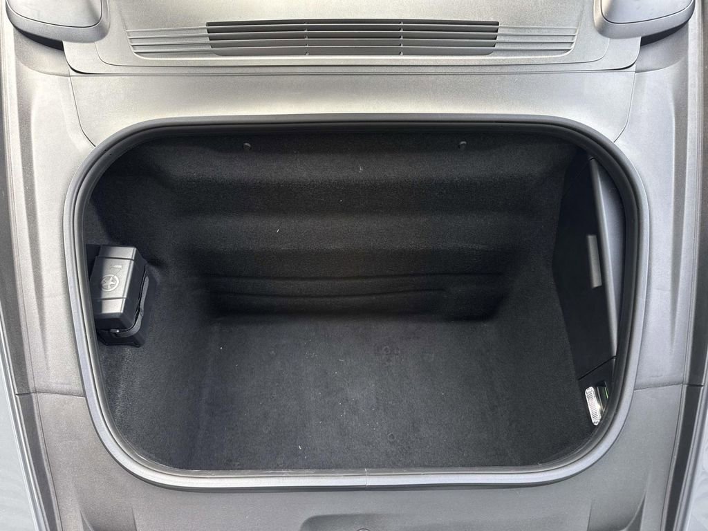 Used 2025 Porsche 911 Carrera image 13