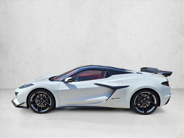 Used 2025 Chevrolet Corvette Z06 w/ Stealth Interior Trim Package RWD image 8