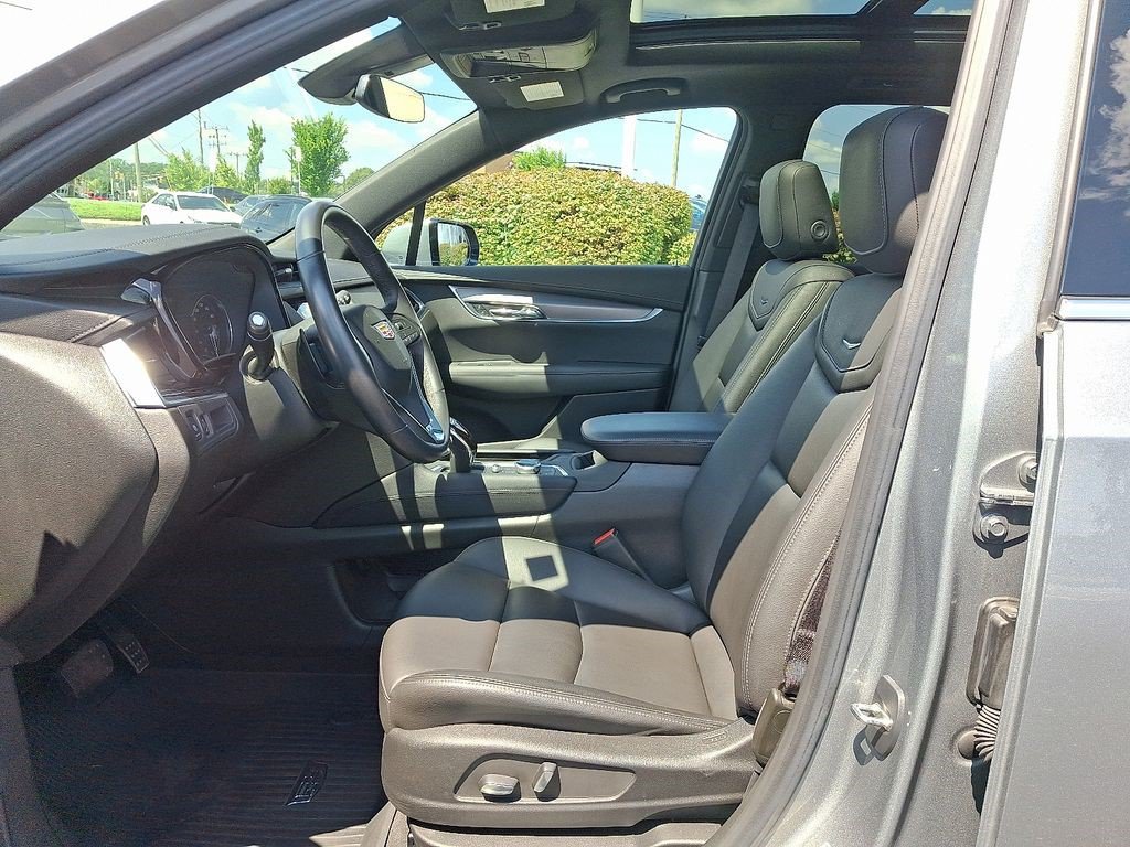 Certified 2024 Cadillac XT6 Luxury w/ LPO, Floor Liner Package AWD/4WD image 18