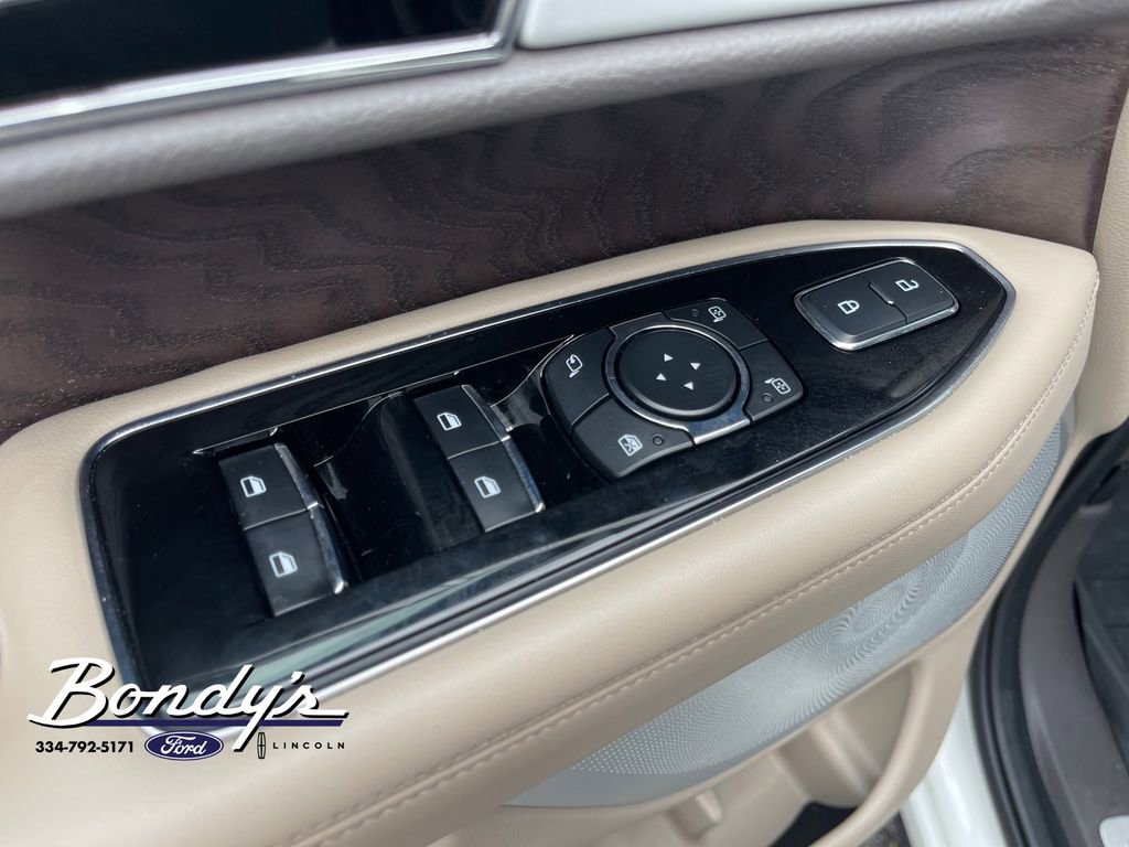 Used 2024 Lincoln Navigator L Reserve image 8