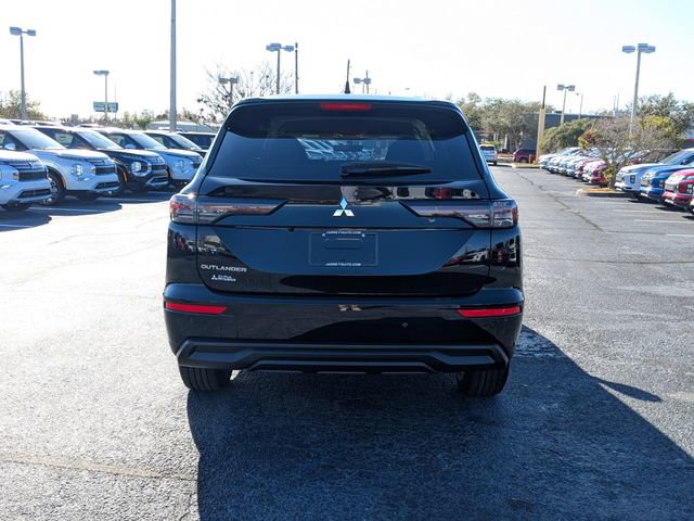 New 2025 Mitsubishi Outlander ES image 7