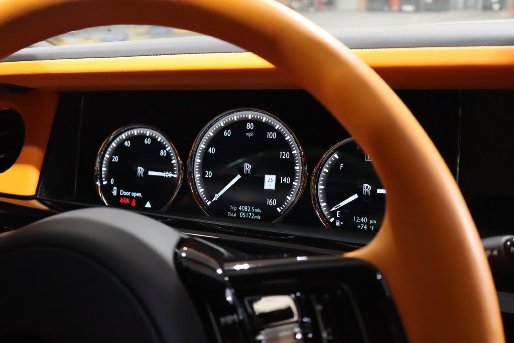 Used 2023 Rolls-Royce Phantom Sedan w/ Leather Finishing Pack RWD image 19