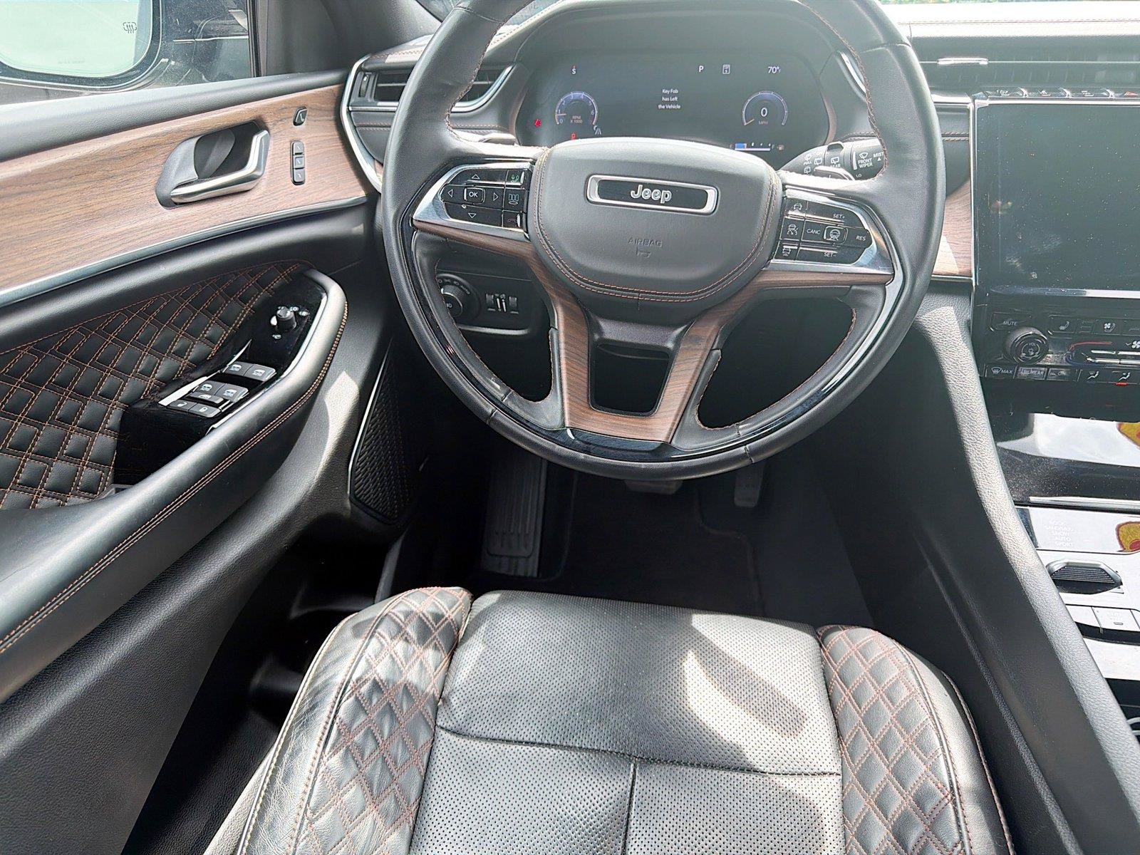 Used 2023 Jeep Grand Cherokee L Summit w/ Advanced Protech Group IV AWD/4WD image 18