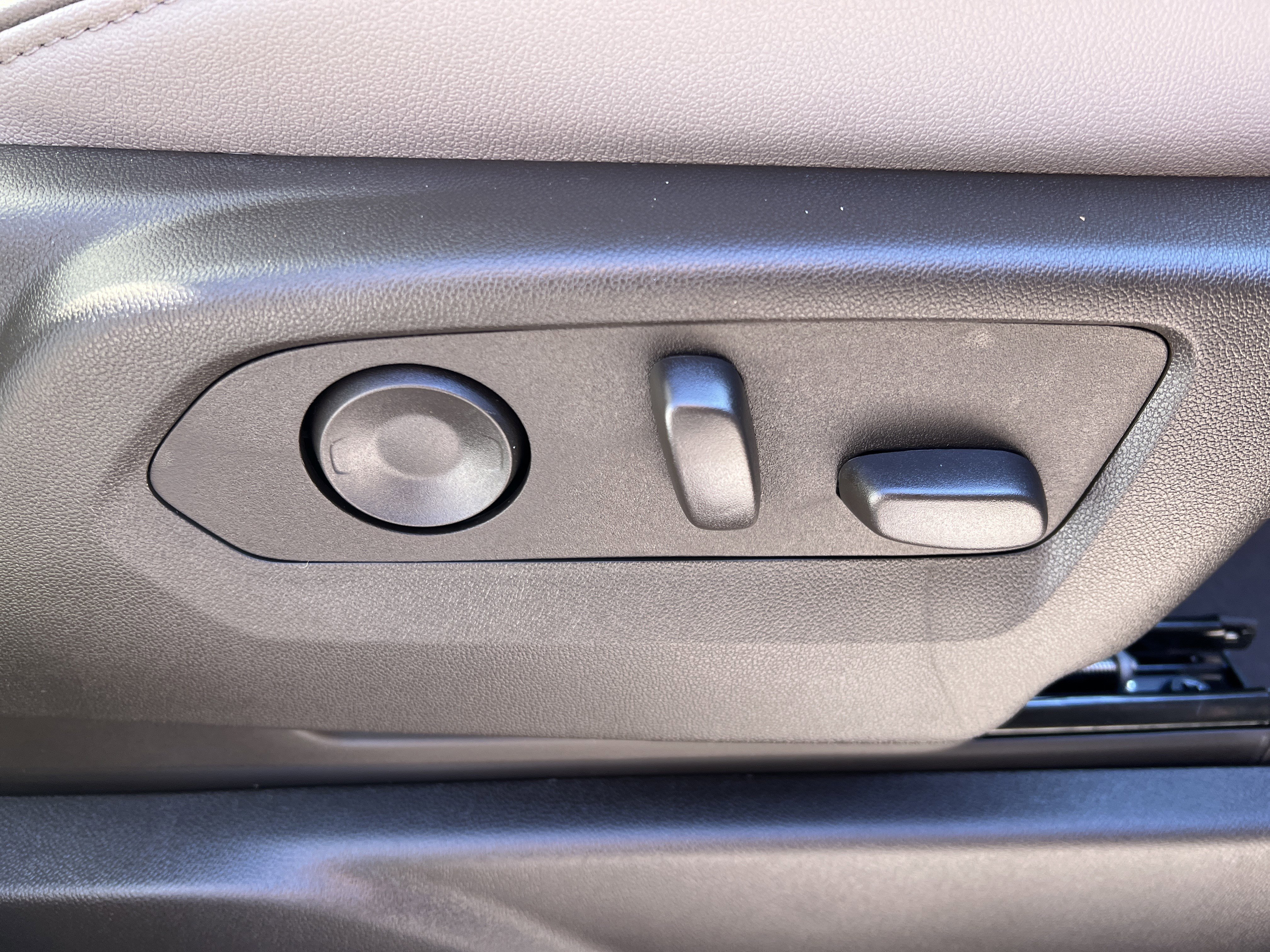 New 2026 GMC Yukon XL Elevation image 15